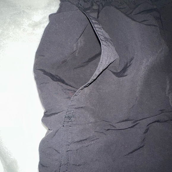 NWOT! Men’s Black Patagonia Swim Trunks - Picture 6 of 8